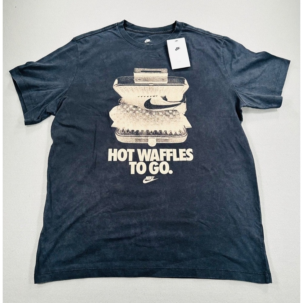 Men's Nike "Hot Waffles To Go" Graphic T-Shirt Large Black Casual Streetwear NWT
